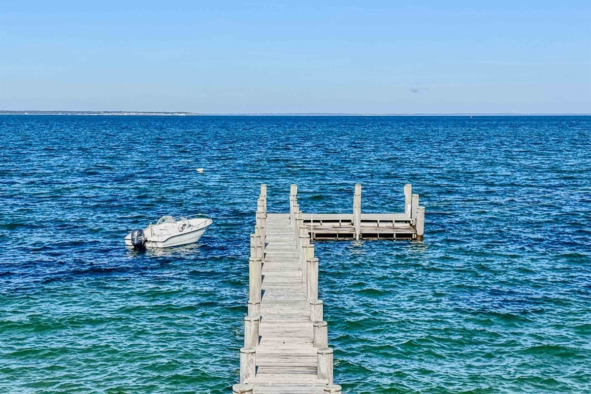 Dock